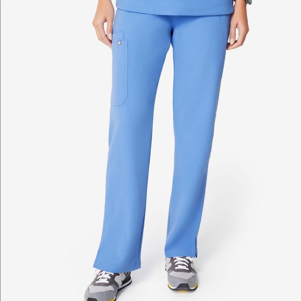 FIGS • Cade Cargo Scrub Pant